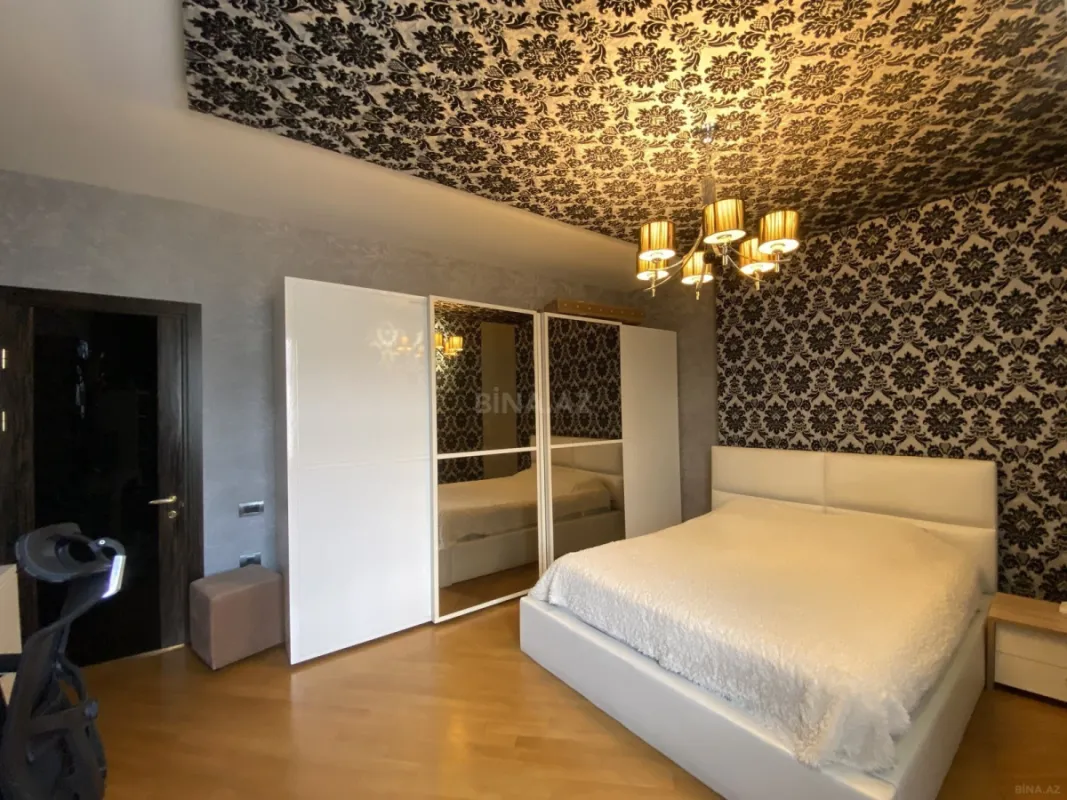 Satılır 5 otaqlı mənzil 225 m²