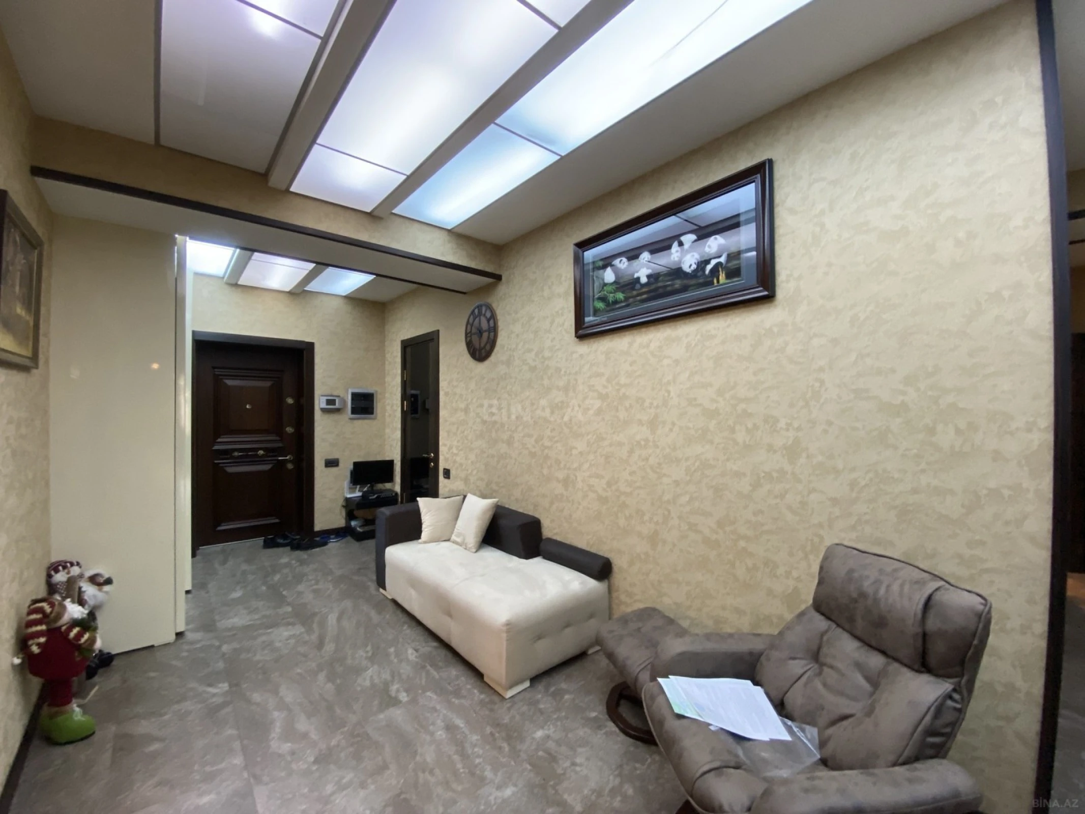 Satılır 5 otaqlı mənzil 225 m²