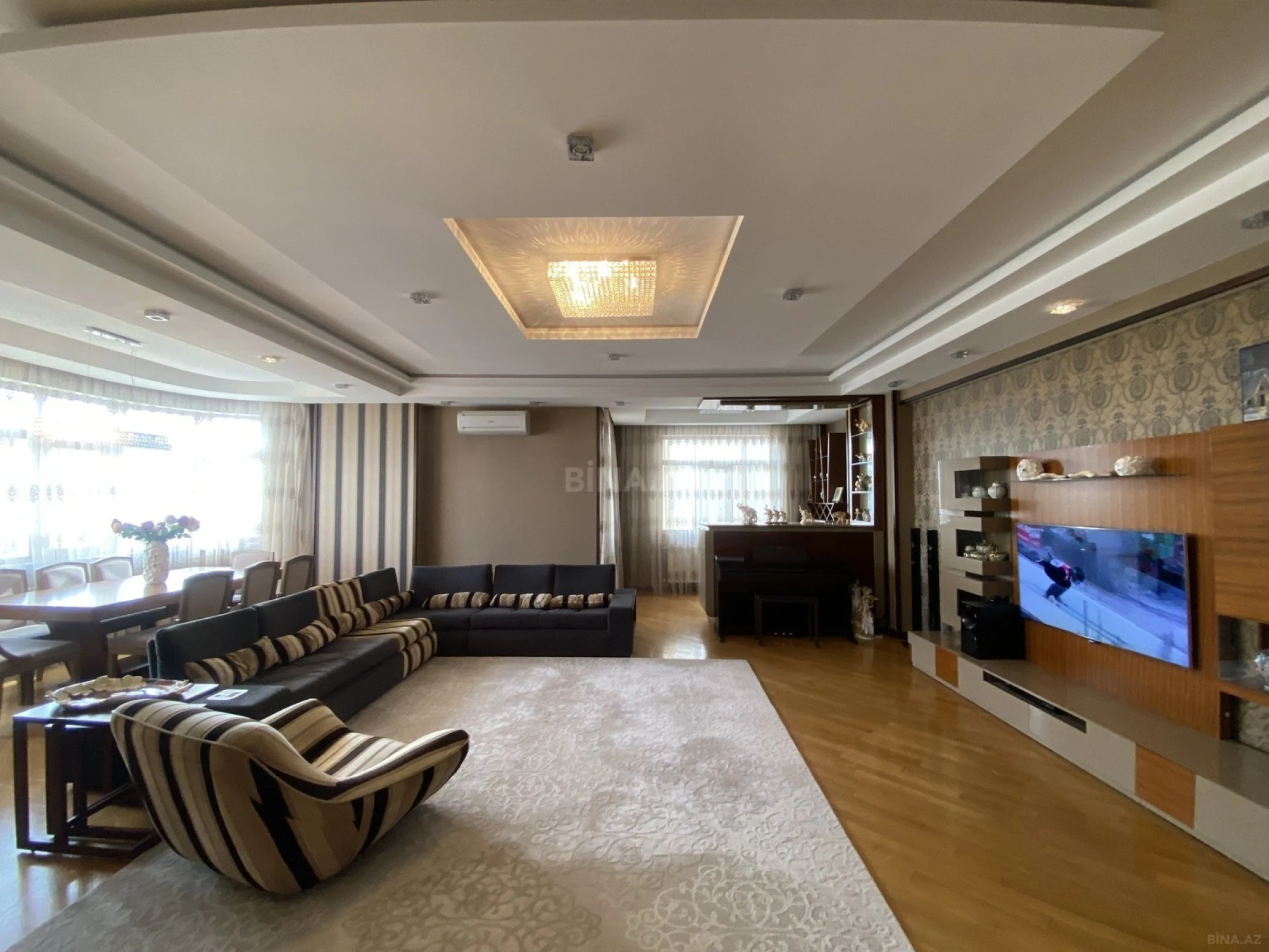 Satılır 5 otaqlı mənzil 225 m²