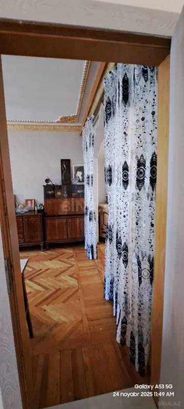 Satılır 5 otaqlı mənzil 110 m²