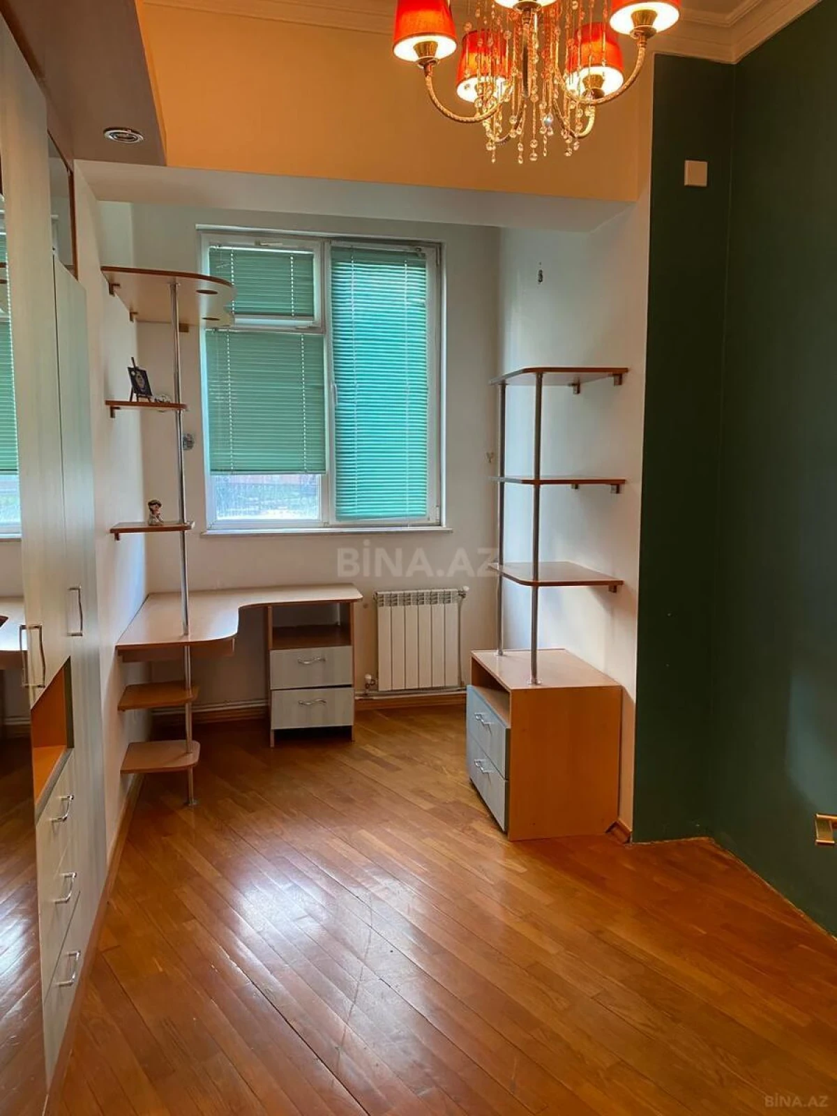 Satılır 4 otaqlı mənzil 160 m²