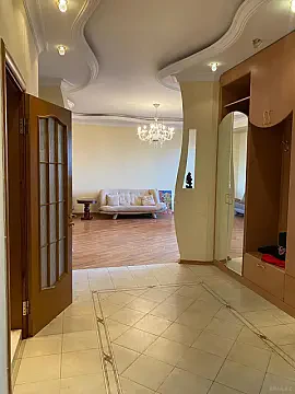 Satılır 4 otaqlı mənzil 160 m²