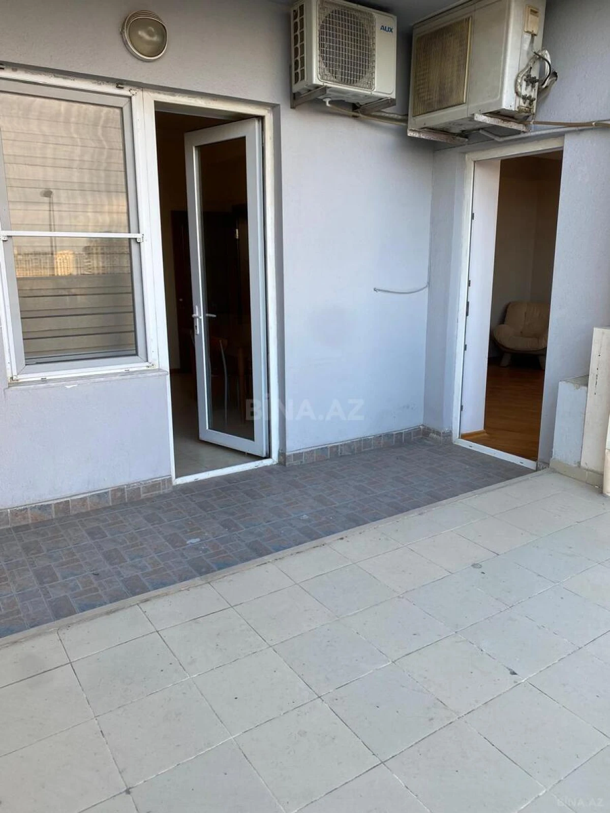 Satılır 4 otaqlı mənzil 160 m²