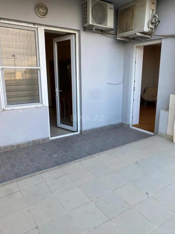 Satılır 4 otaqlı mənzil 160 m²