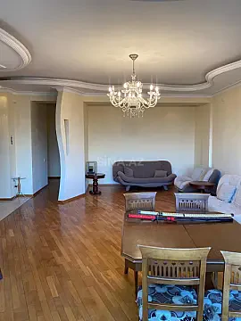 Satılır 4 otaqlı mənzil 160 m²