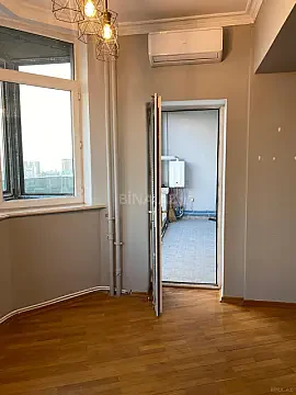 Satılır 4 otaqlı mənzil 160 m²