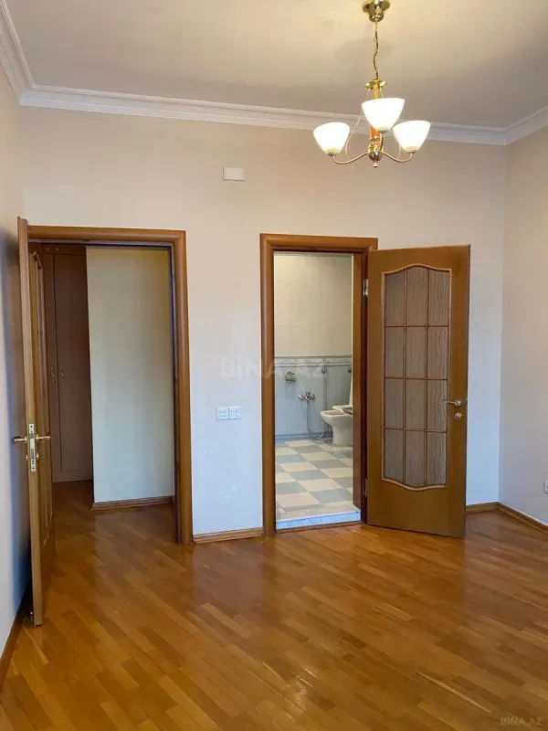 Satılır 4 otaqlı mənzil 160 m²