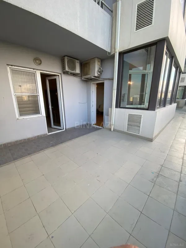 Satılır 4 otaqlı mənzil 160 m²