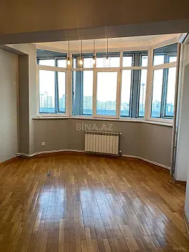 Satılır 4 otaqlı mənzil 160 m²