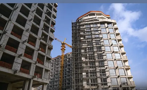 Satılır 4 otaqlı mənzil 121 m²