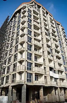 Satılır 4 otaqlı mənzil 121 m²