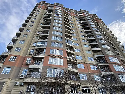 Satılır obyekt 201 m² — Bakı 201.00 m²