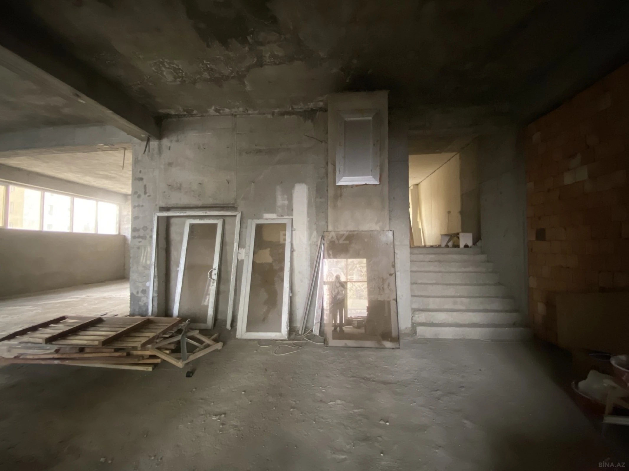 Satılır obyekt 201 m²