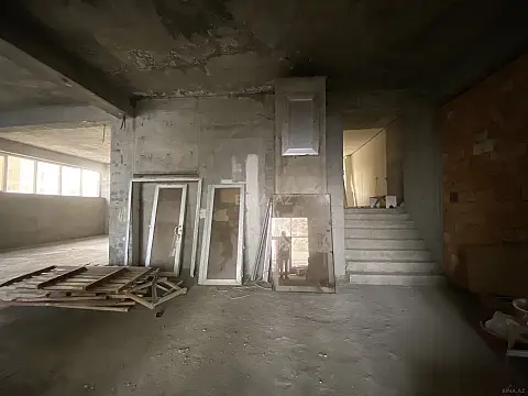 Satılır obyekt 201 m²