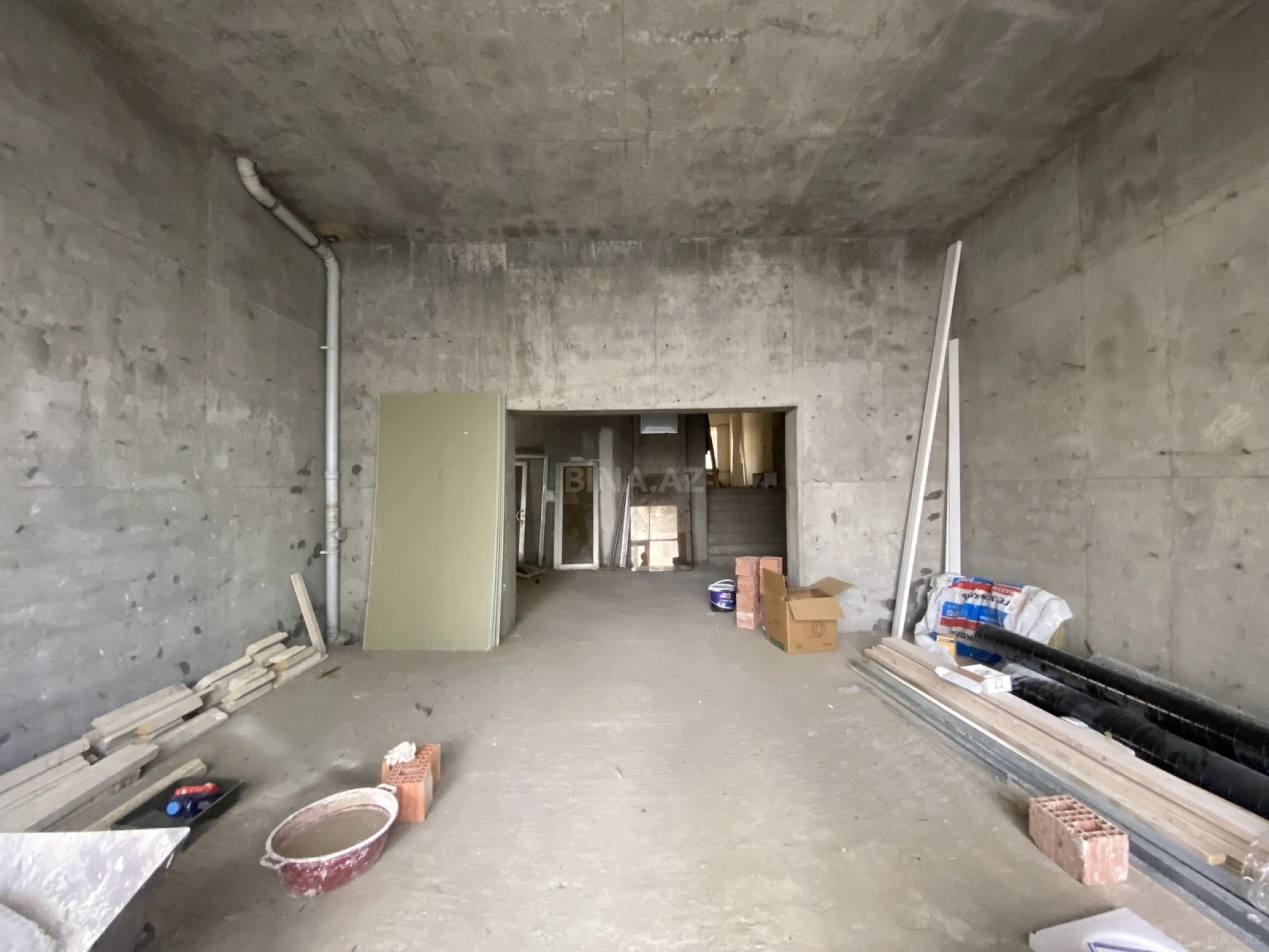 Satılır obyekt 201 m²