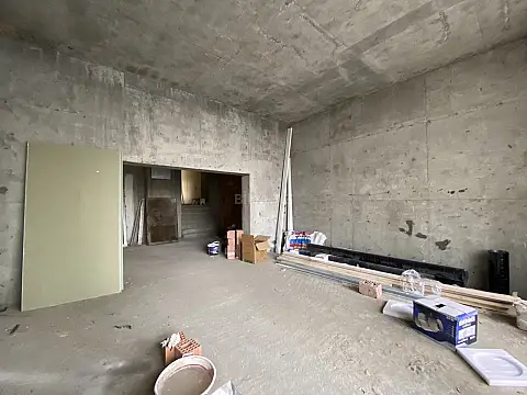 Satılır obyekt 201 m²