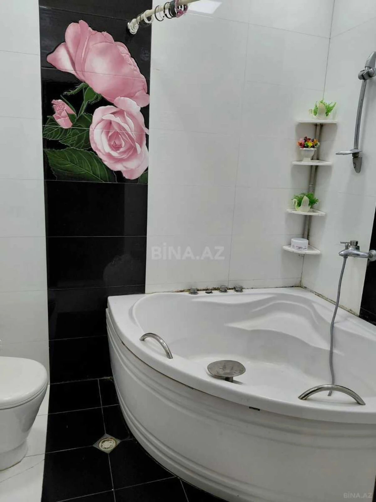 Satılır 3 otaqlı mənzil 178 m²