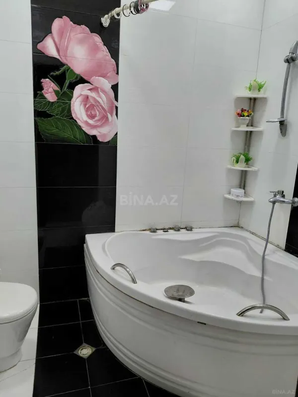 Satılır 3 otaqlı mənzil 178 m²