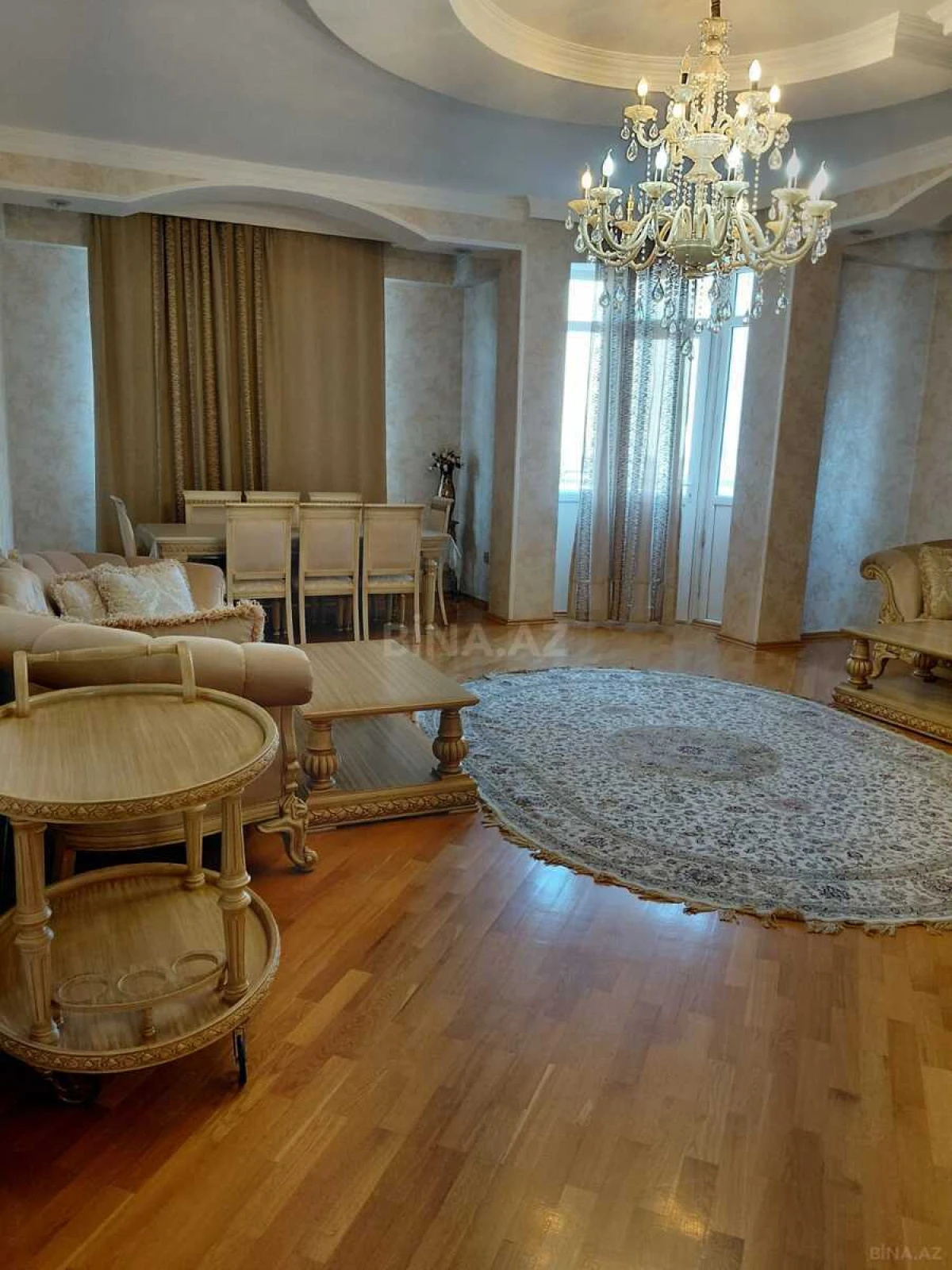 Satılır 3 otaqlı mənzil 178 m²