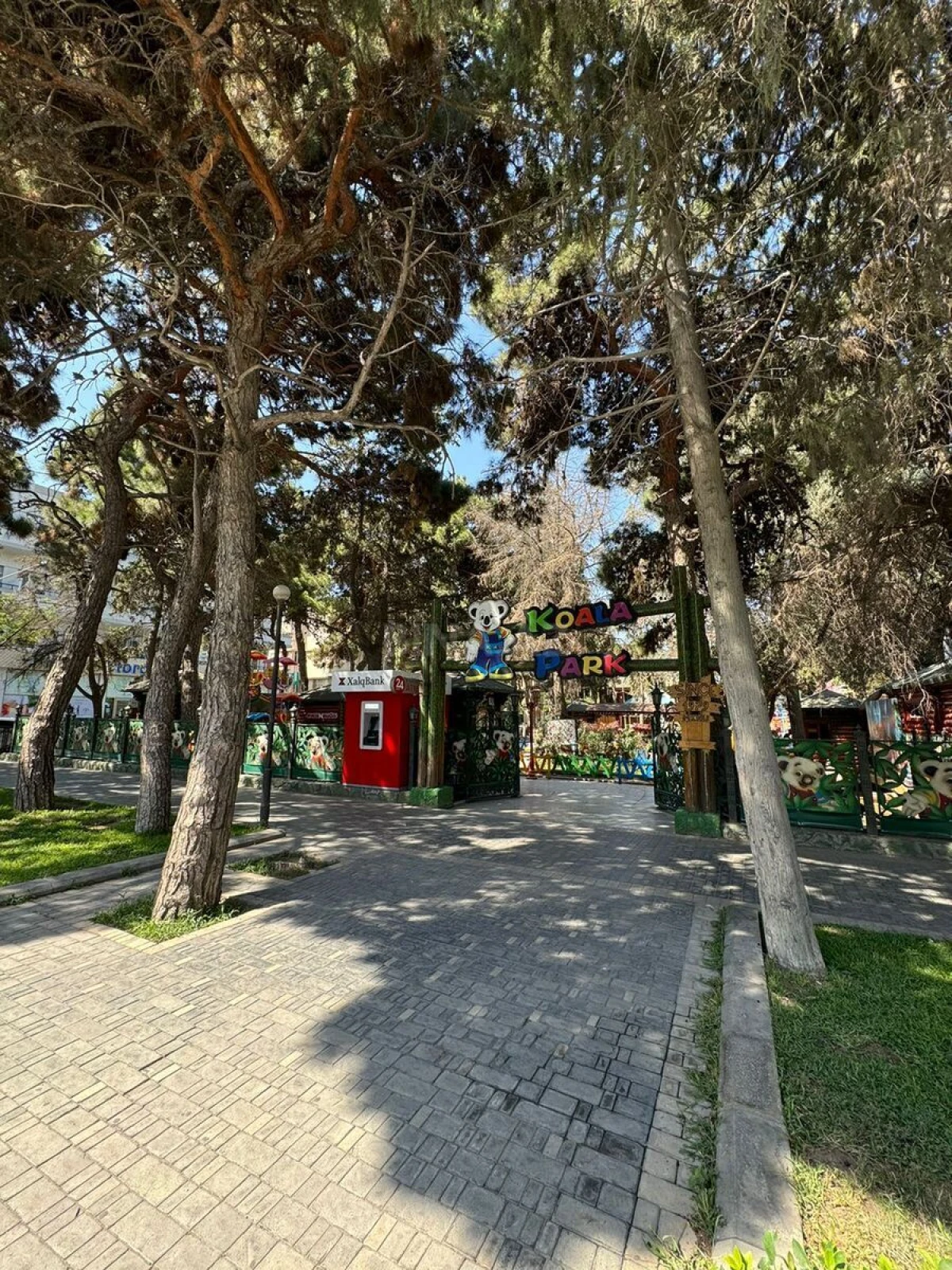 Satılır 4 otaqlı mənzil 230 m²