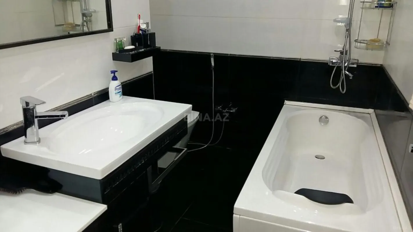 Satılır 2 otaqlı mənzil 65 m²