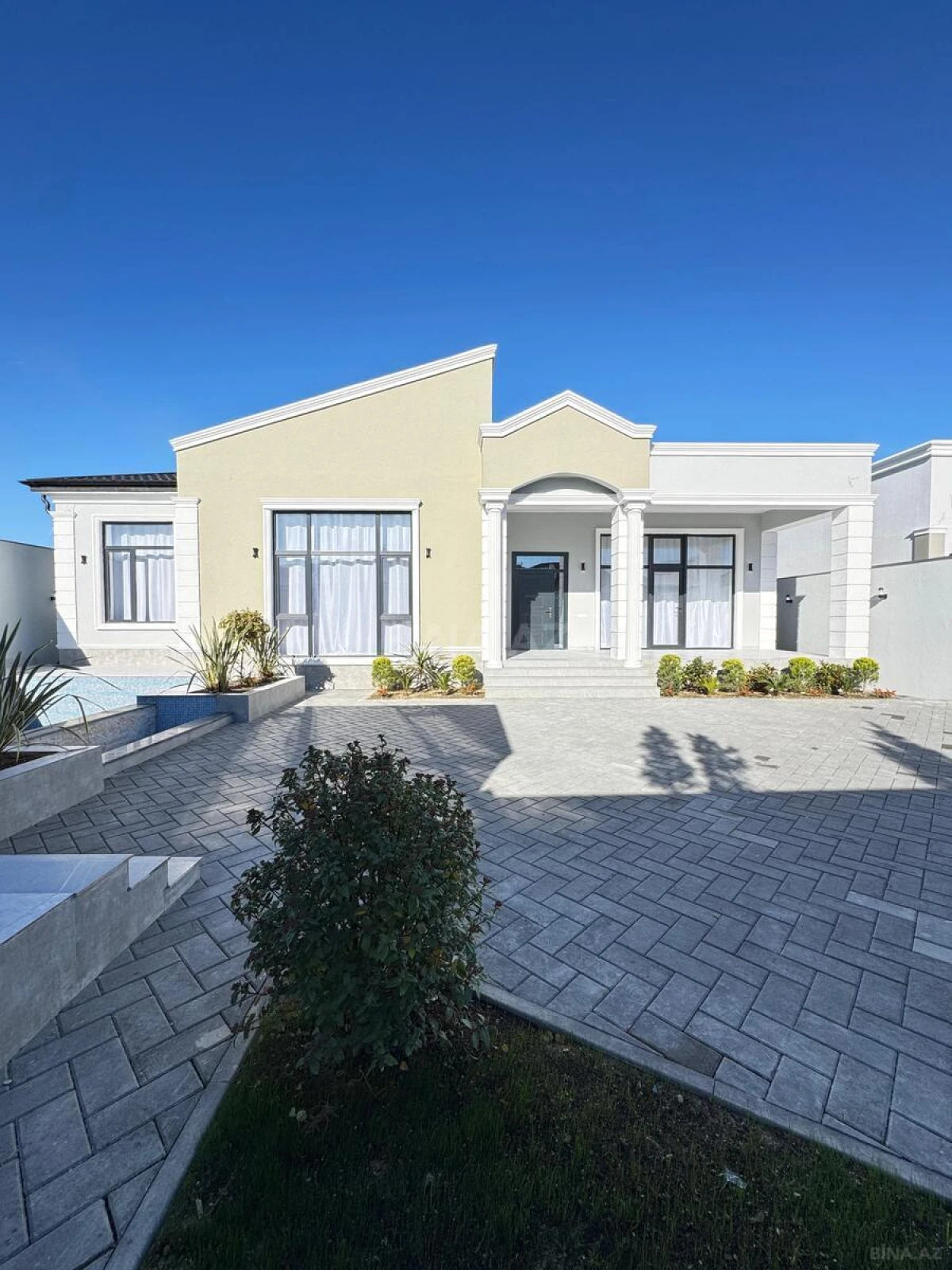 Satılır 4 otaqlı həyət evi 200 m²