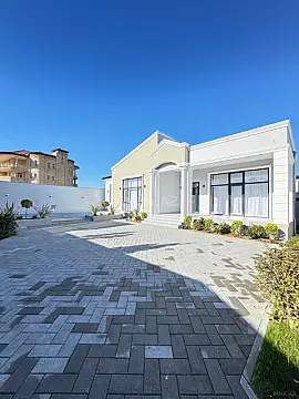Satılır 4 otaqlı həyət evi 200 m²