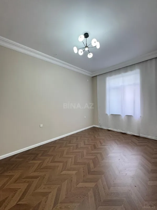 Satılır 4 otaqlı həyət evi 200 m²