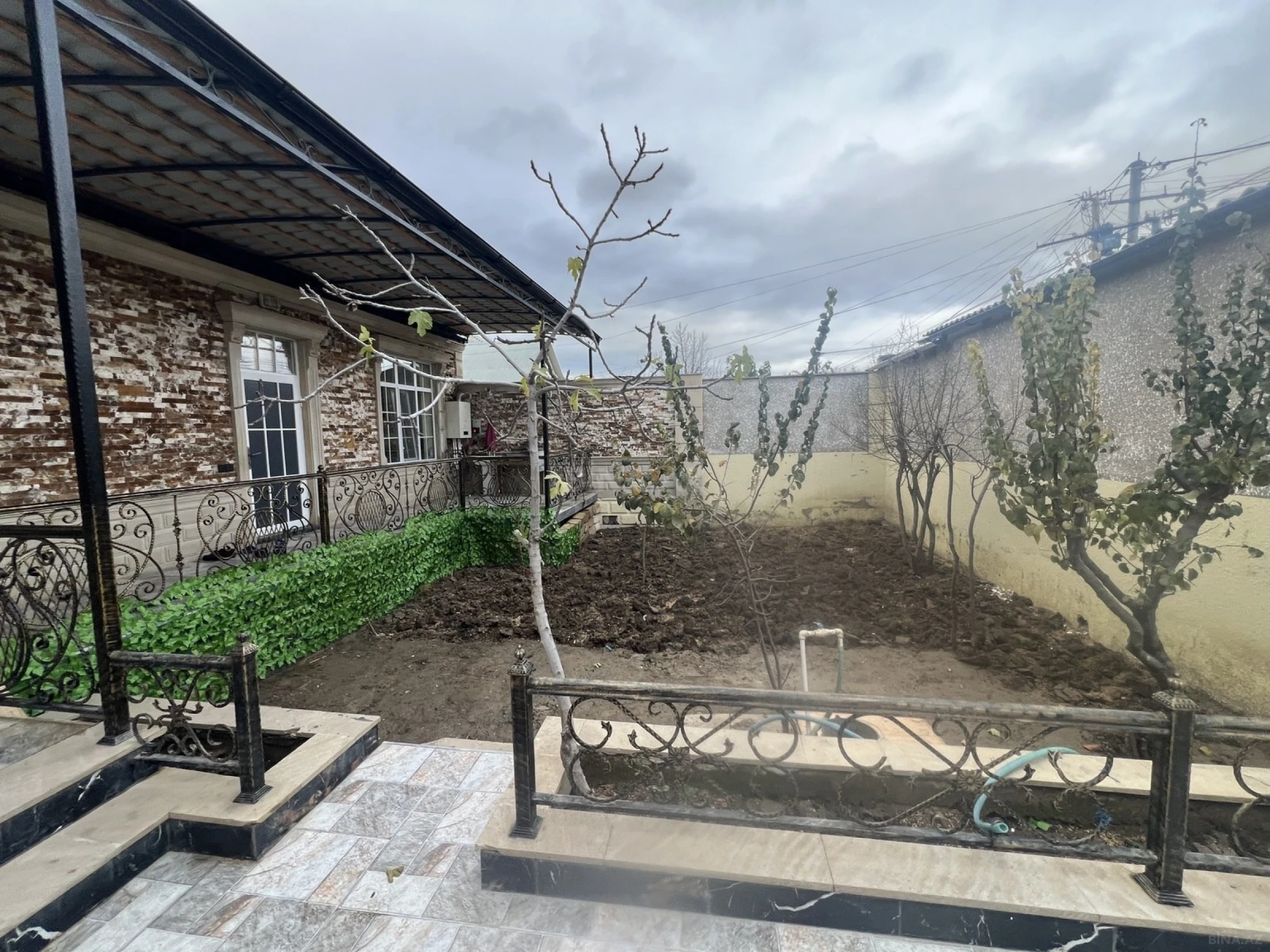 Satılır 4 otaqlı həyət evi 105 m²