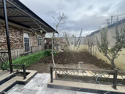 Satılır 4 otaqlı həyət evi 105 m²