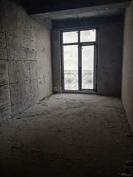 Satılır 4 otaqlı mənzil 160 m²