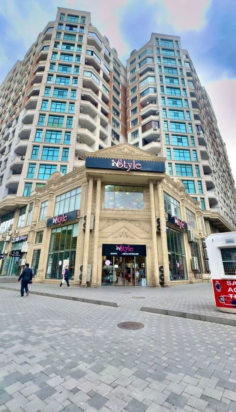Satılır 3 otaqlı mənzil 127 m²