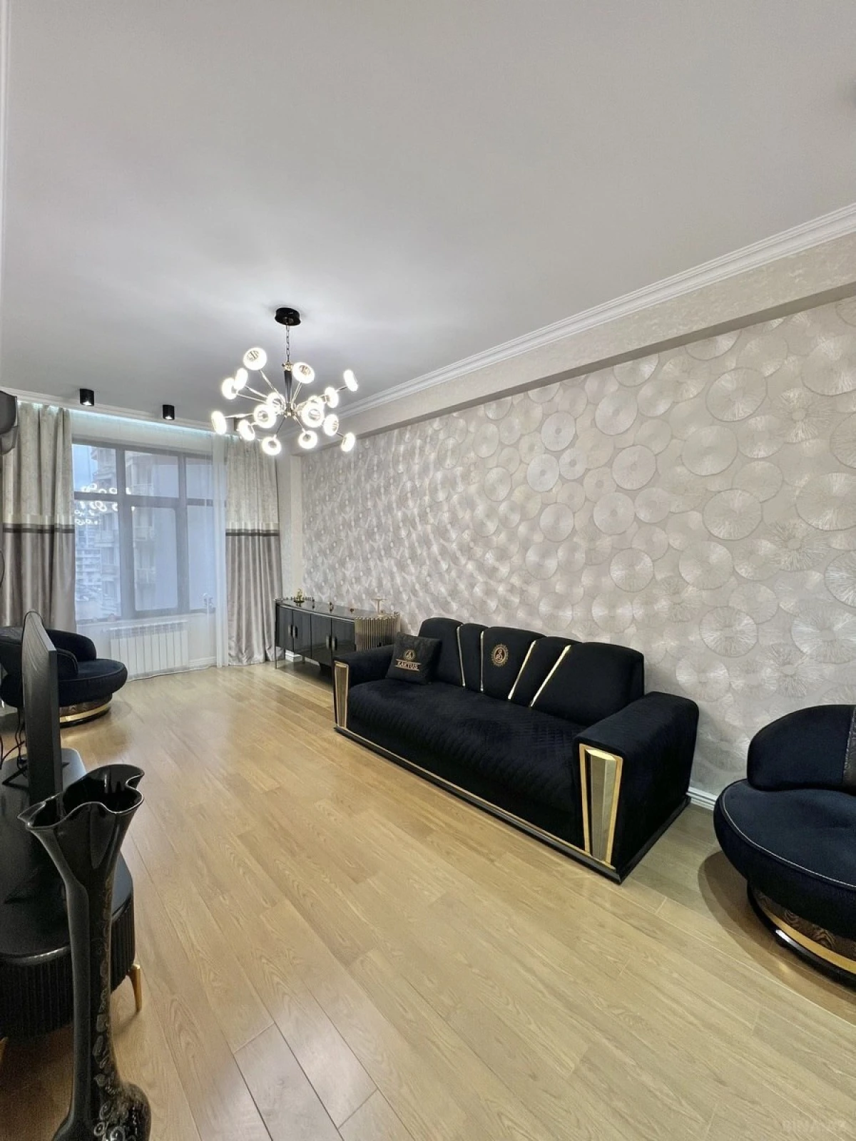Satılır 3 otaqlı mənzil 127 m²