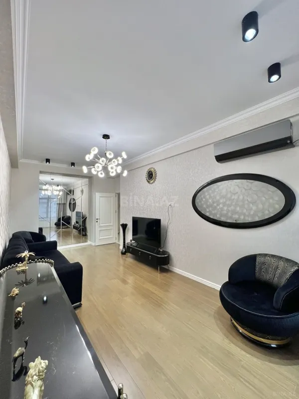 Satılır 3 otaqlı mənzil 127 m²