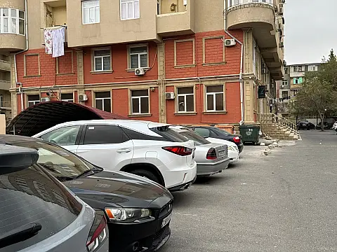 Satılır obyekt 174 m²