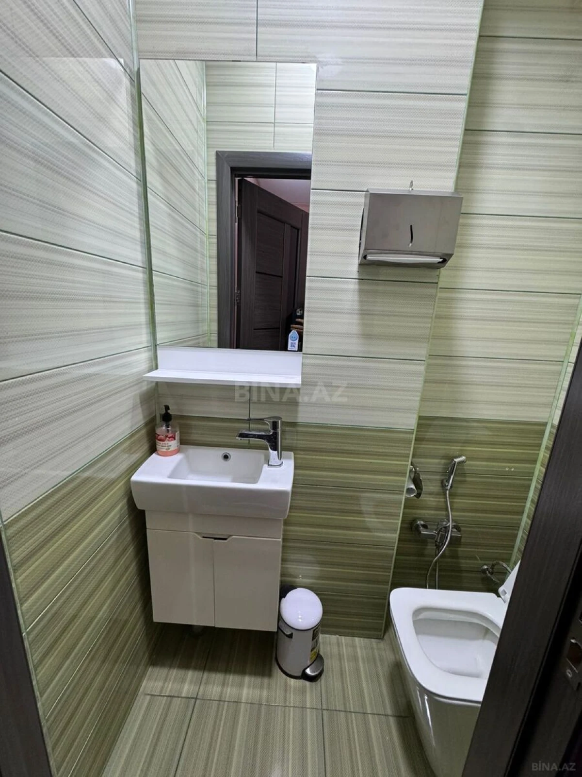 Satılır obyekt 174 m²