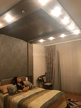 Satılır 9 otaqlı həyət evi 671 m²