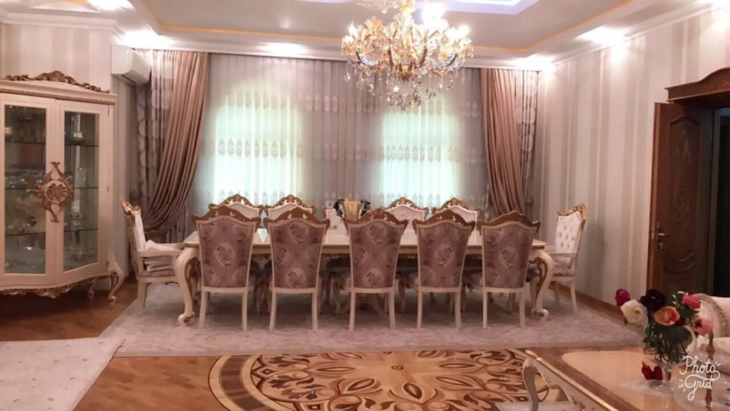 Satılır 9 otaqlı həyət evi 671 m²