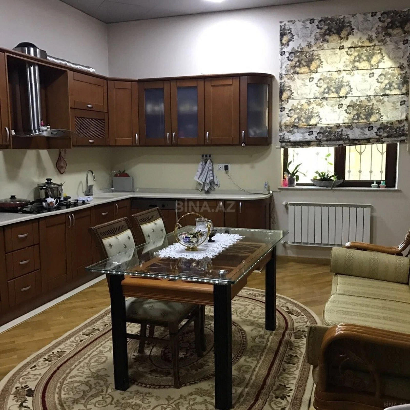 Satılır 9 otaqlı həyət evi 671 m²
