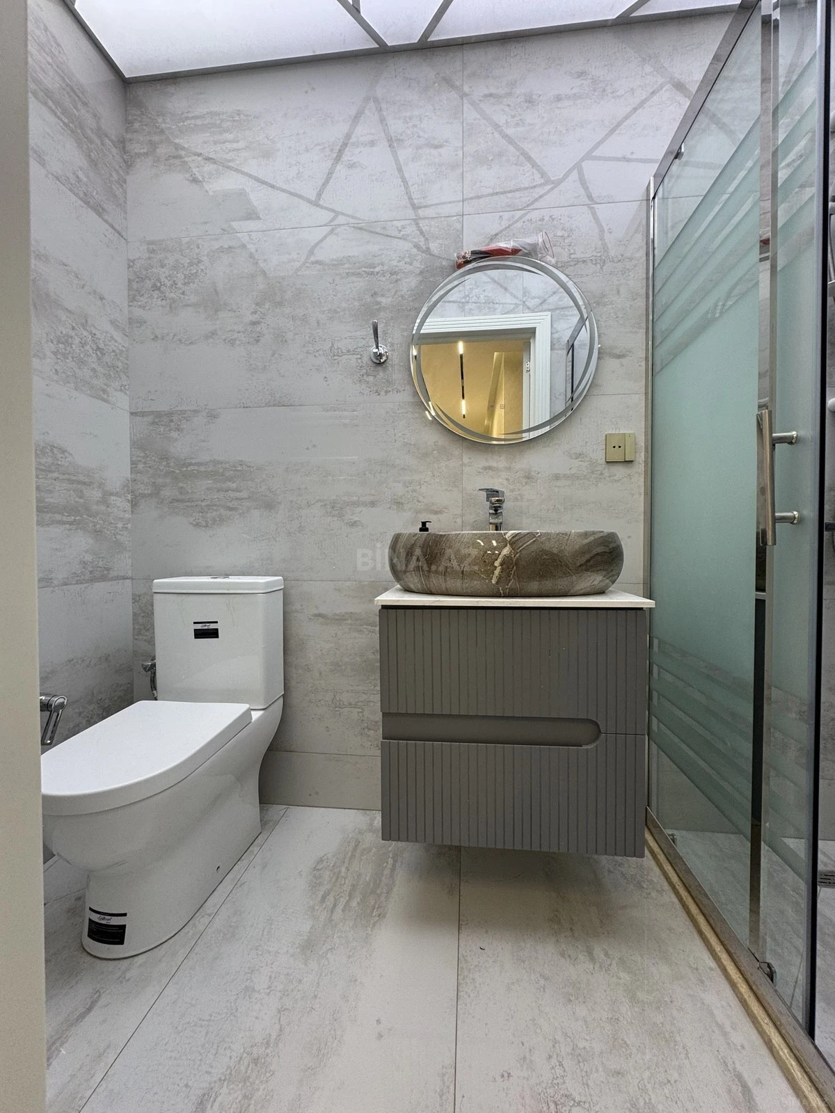 Satılır 2 otaqlı mənzil 65 m²