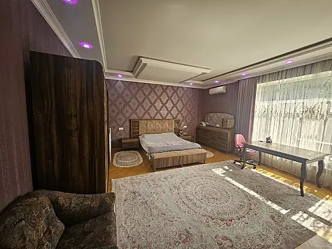 Satılır 7 otaqlı həyət evi 420 m²