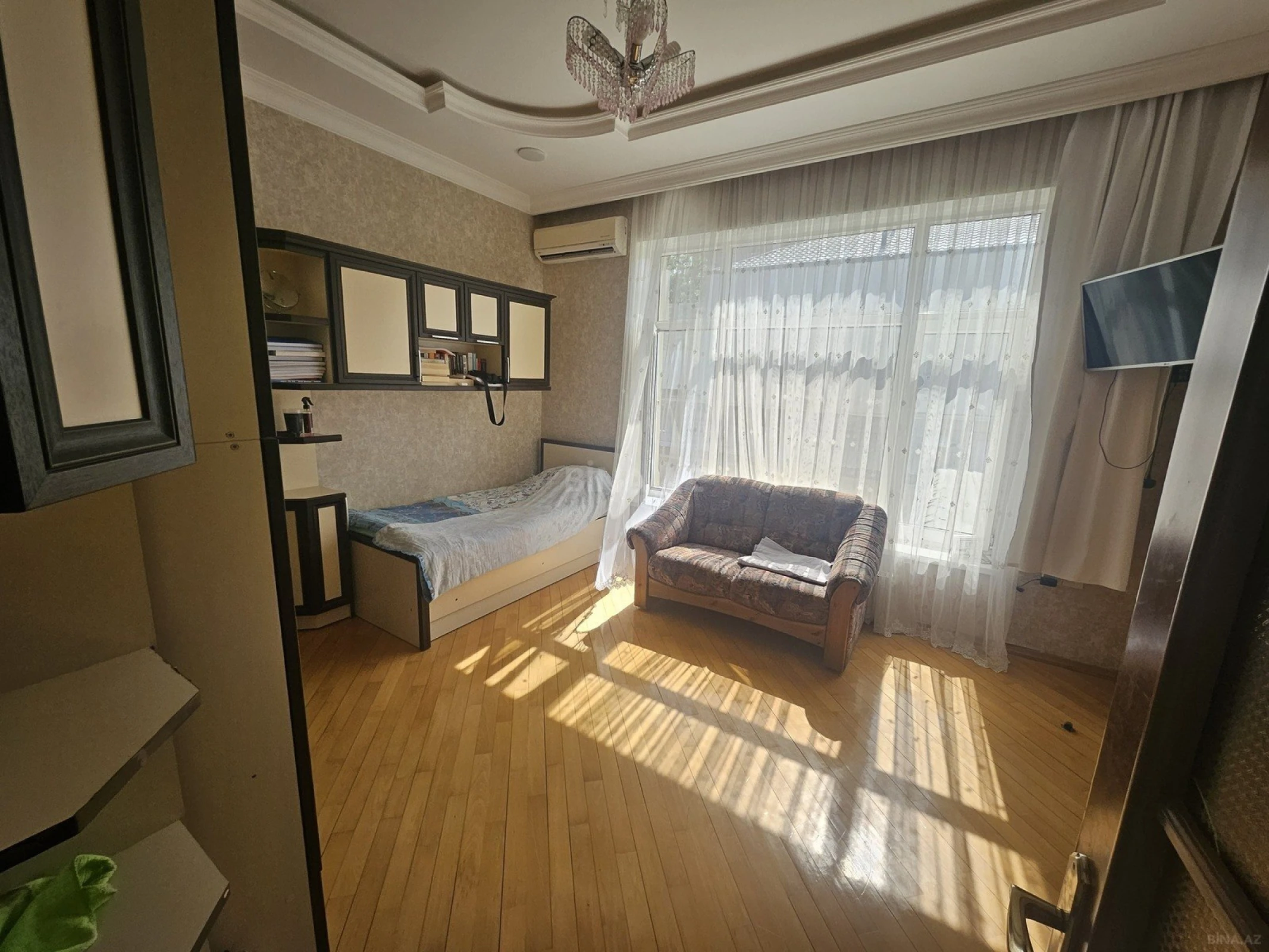 Satılır 7 otaqlı həyət evi 420 m²