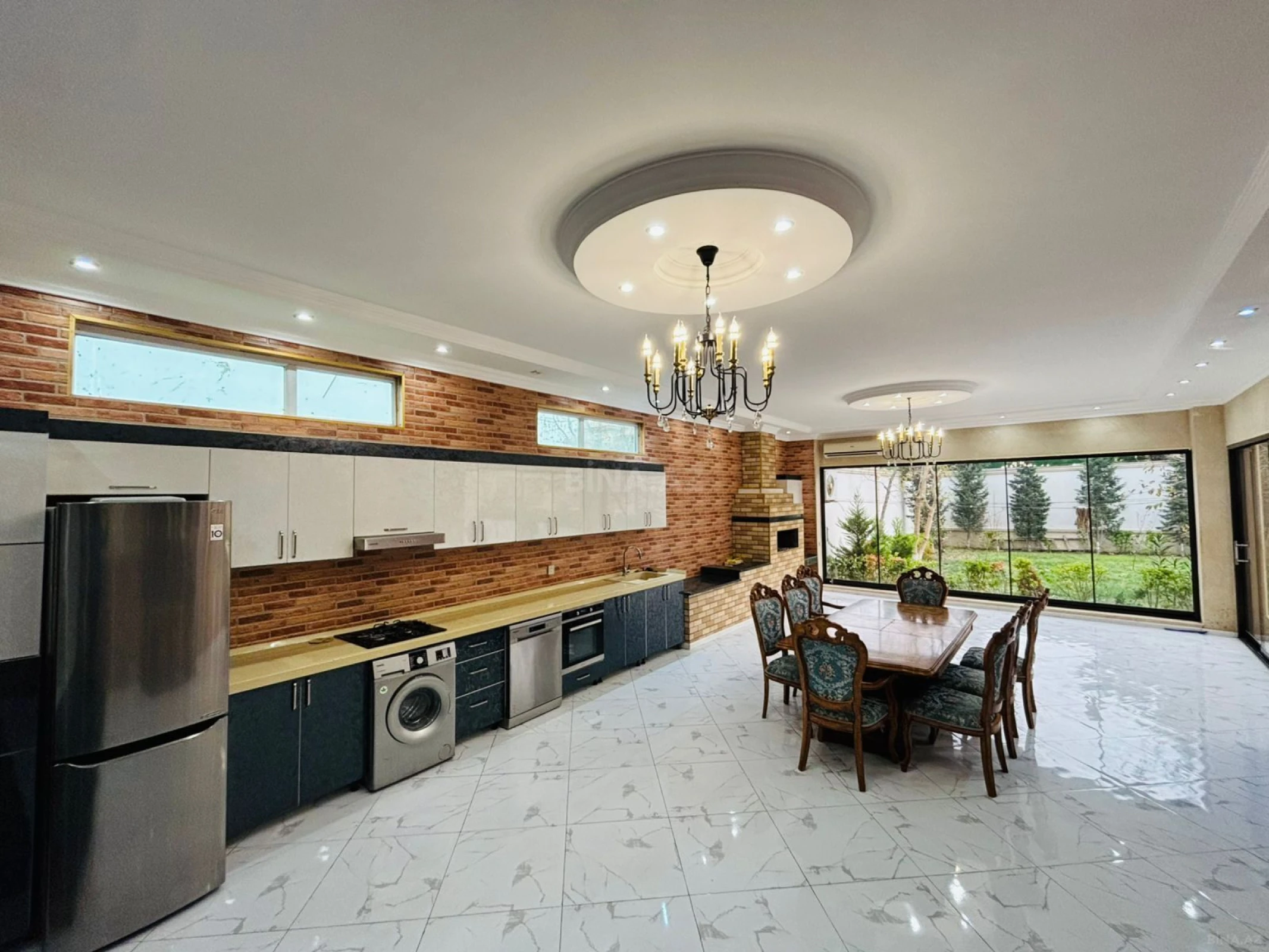 Satılır 5 otaqlı həyət evi 220 m²