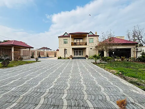 Satılır 5 otaqlı həyət evi 220 m²