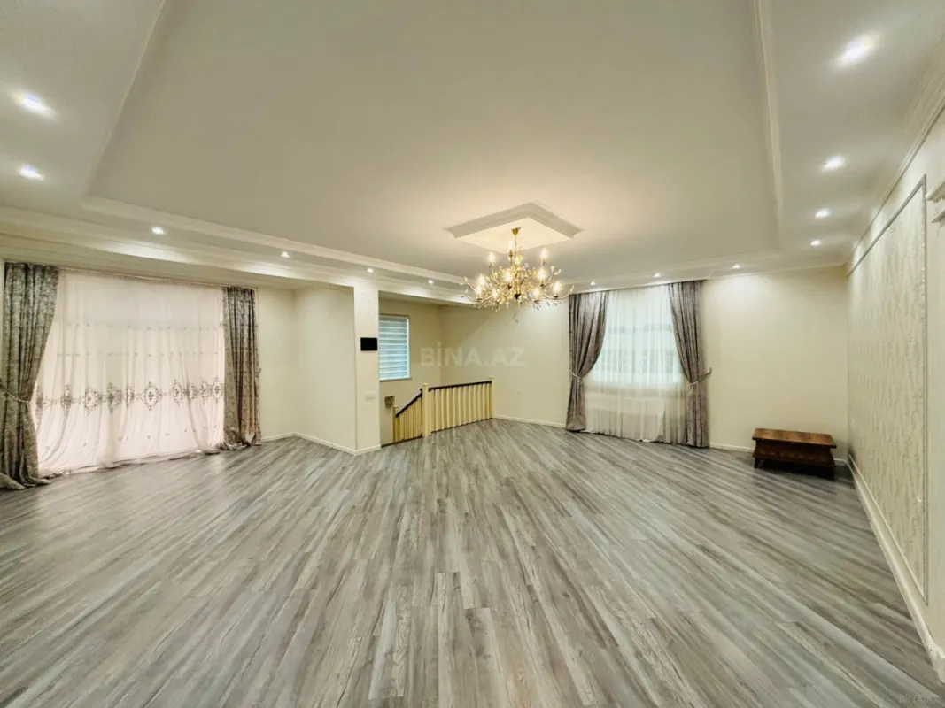 Satılır 5 otaqlı həyət evi 220 m²