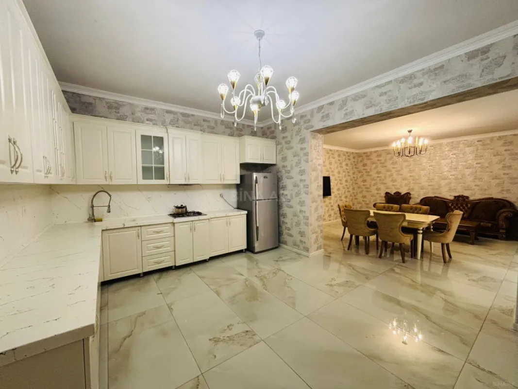 Satılır 5 otaqlı həyət evi 220 m²