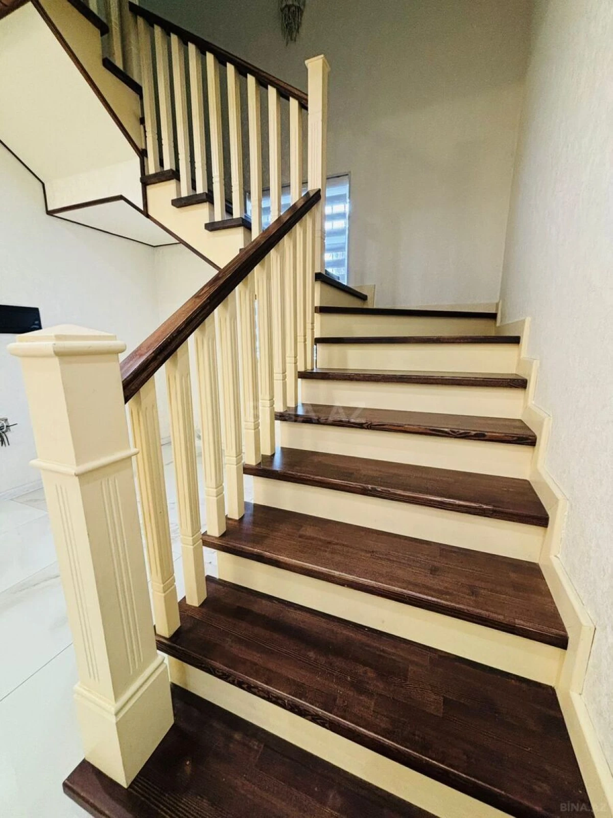 Satılır 5 otaqlı həyət evi 220 m²