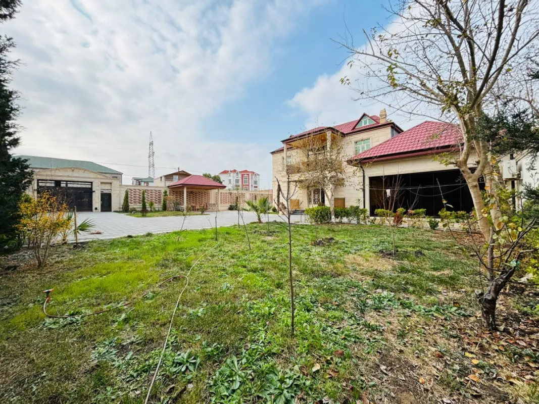 Satılır 5 otaqlı həyət evi 220 m²