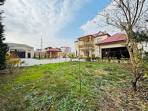 Satılır 5 otaqlı həyət evi 220 m²