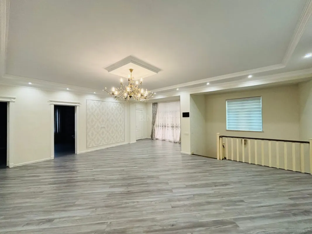 Satılır 5 otaqlı həyət evi 220 m²